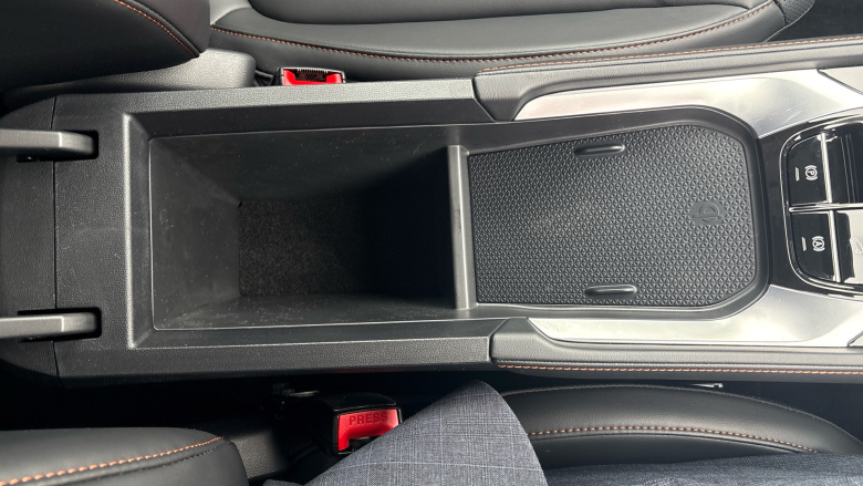 MG HS 1.5 T-GDI Trophy 5dr DCT Petrol Hatchback